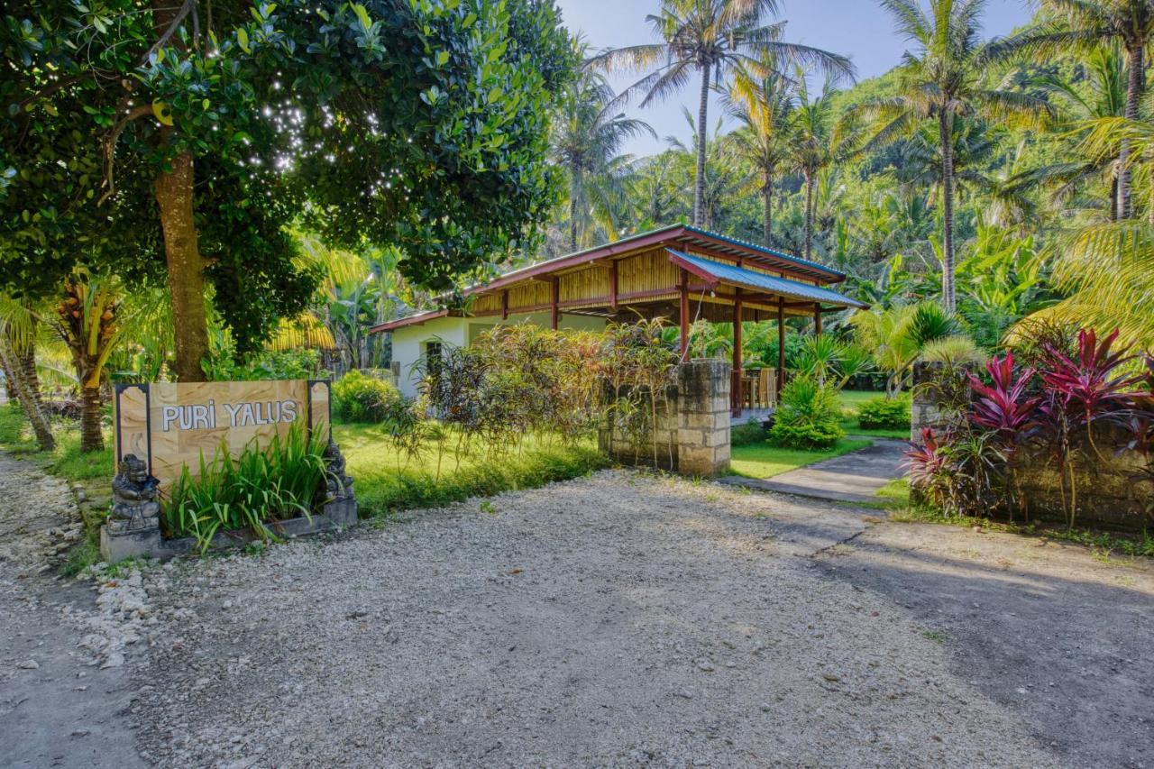 Апартаменти Puri Yalus Bungalow Toyapakeh Екстер'єр фото