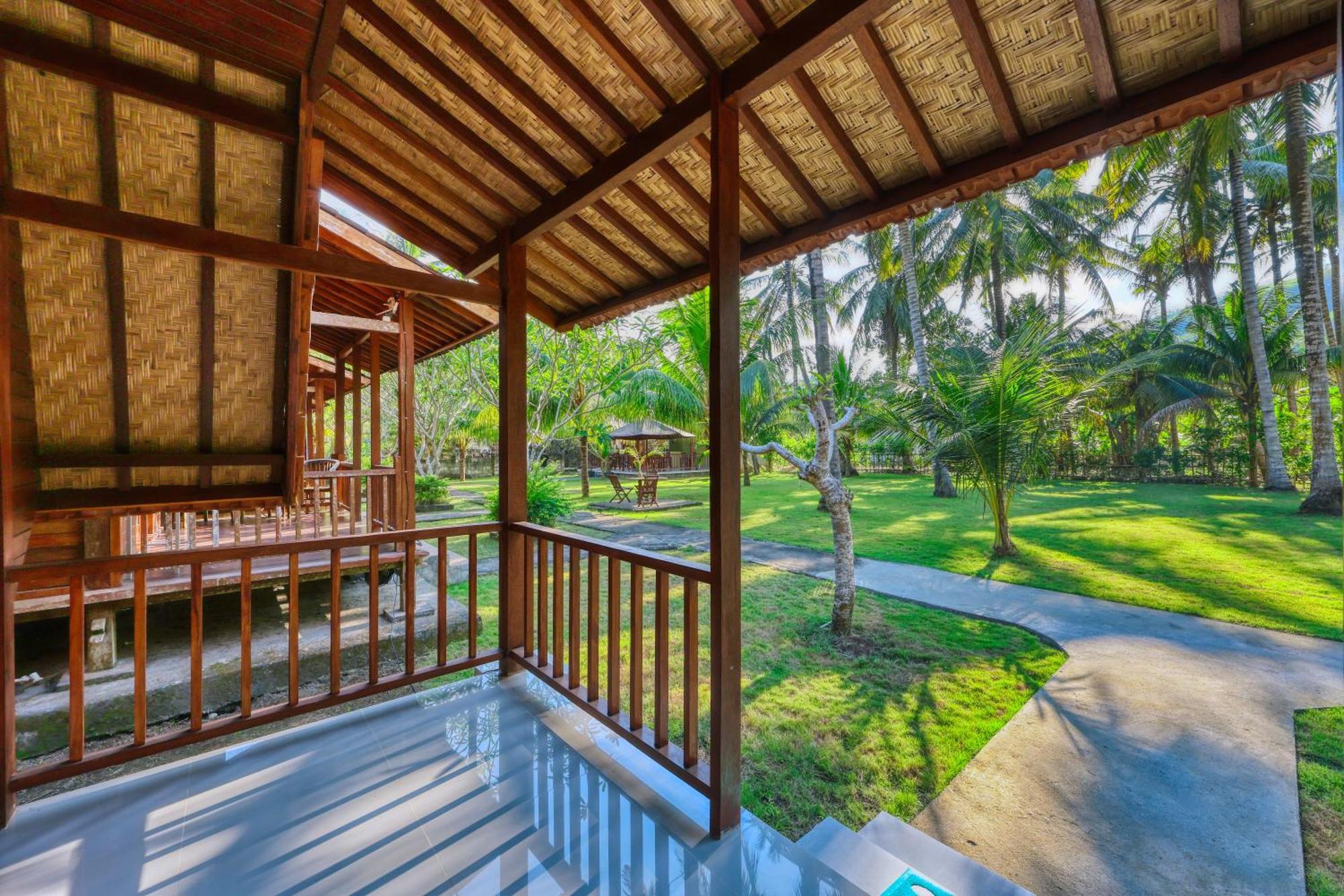 Апартаменти Puri Yalus Bungalow Toyapakeh Номер фото