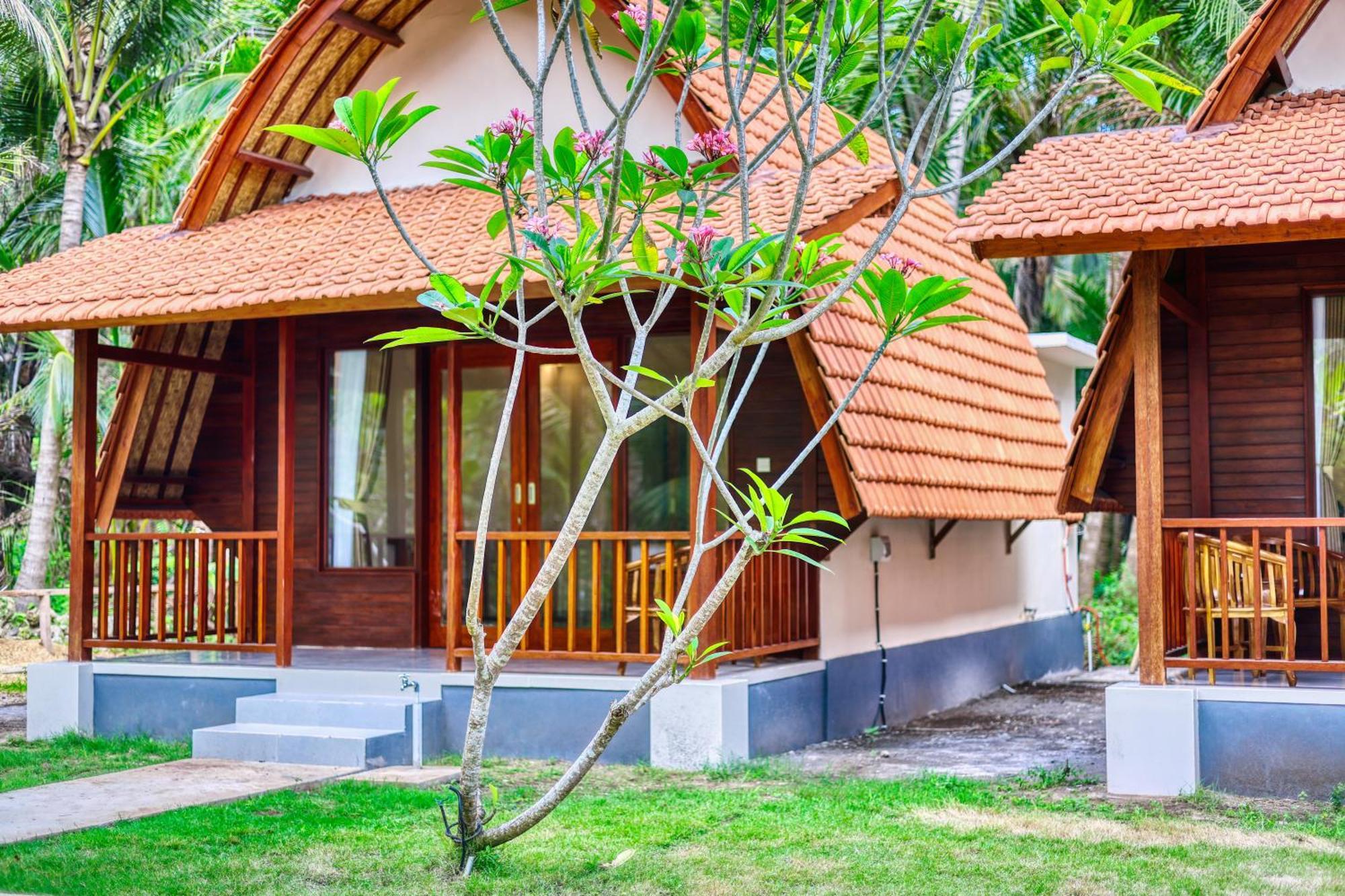 Апартаменти Puri Yalus Bungalow Toyapakeh Екстер'єр фото