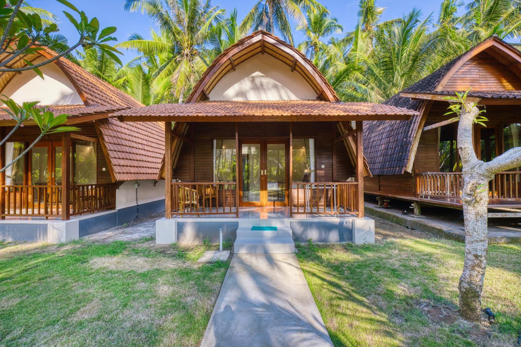 Апартаменти Puri Yalus Bungalow Toyapakeh Екстер'єр фото